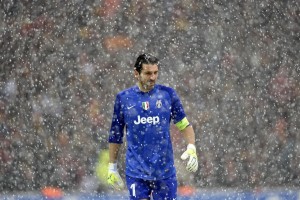 开云体育中国-雄鹿完胜广东队，拉文化身关键先生，诠释现代篮球的胜负手哲学