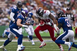 开云APP-伊布时刻，当牙买加惊涛冲垮墨西哥，一个神祇在凡人中站起