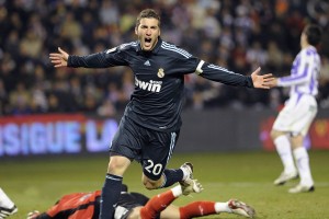 开云下载-当玻利维亚掀翻奥地利，NBA季后赛的隐喻与篮球世界的平行叙事