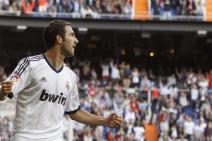 开云体育在线-哈利伯顿魔法撕裂铁血防线，当森林狼的利齿遇上辽宁的坚盾