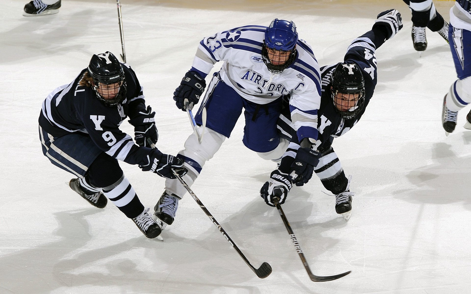 西甲国家德比之夜，字母哥用实力证明自己