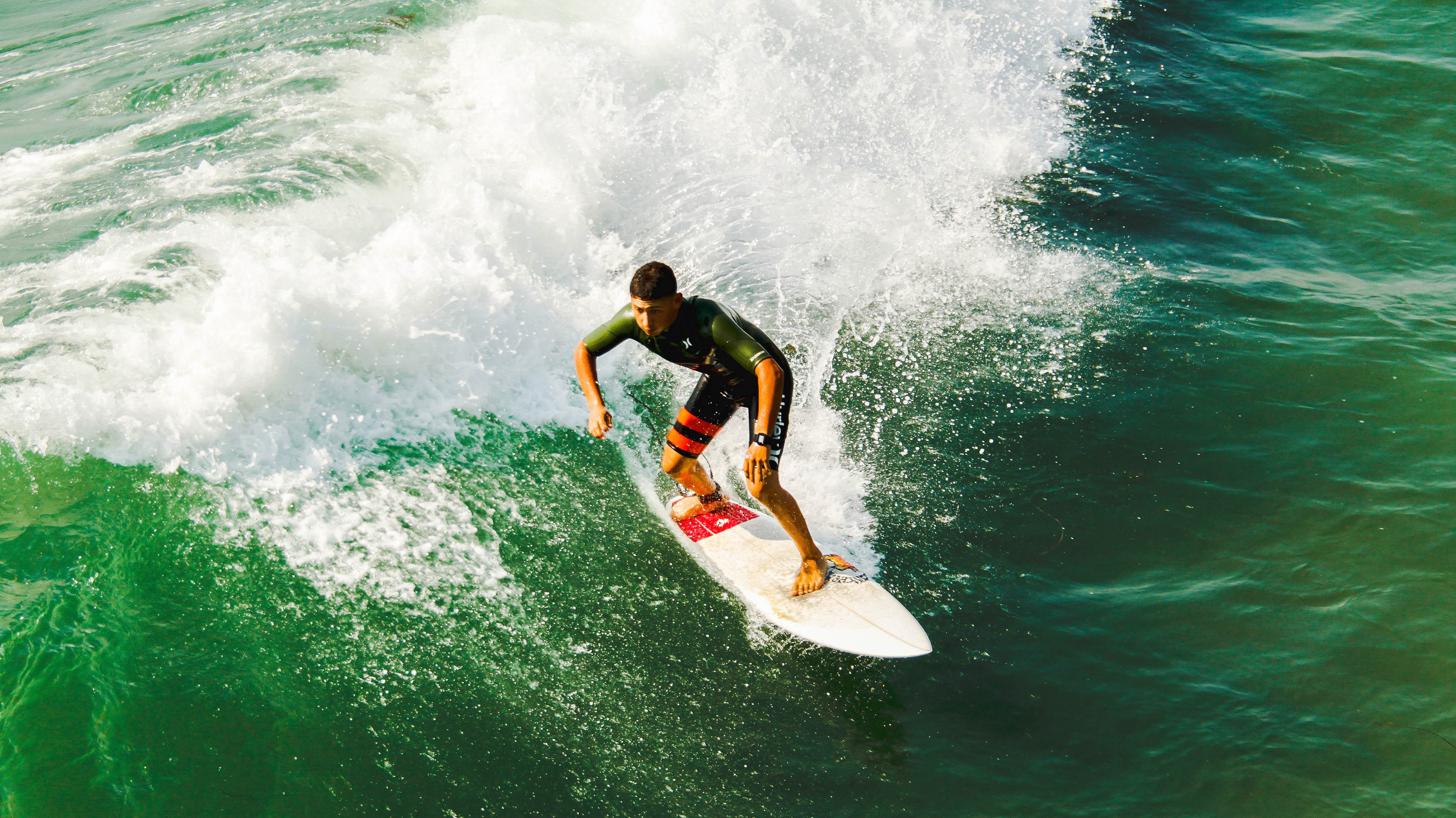 勒沃库森正面击溃加拿大，格纳布里成关键先生，当精密战术遇上孤勇冲锋