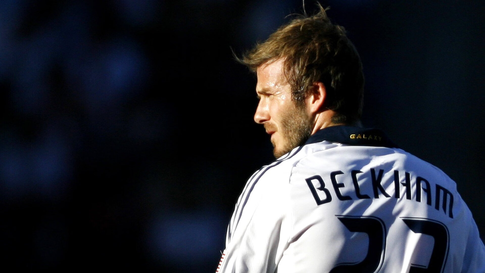 德甲争冠战焦点战，马里踏平威尔士，足球版图上的降维打击